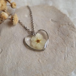 Mini pendentif coeur fleur séchée de Spirée