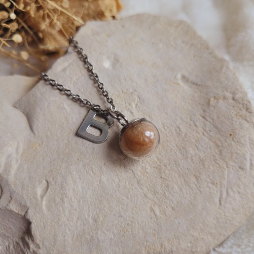 Collier souvenir sphère en verre de 1.4 cm. Collier souvenir mèche de cheveux, poils d'animaux, plumes, crins...