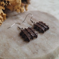 Boucles d'oreilles minis gaufres au chocolat.