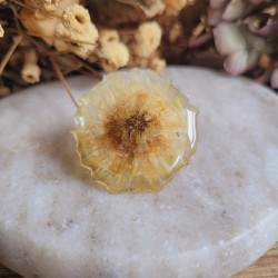 Pin's fleur séchée de Chrysanthème.