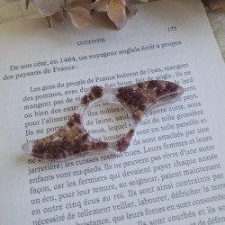 Bague de lecture en résine et fleurs séchées de Marjolaine.