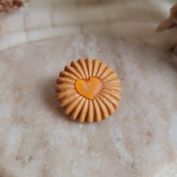 Magnet biscuit sablé en forme de soleil et d'un coeur à l'abricot