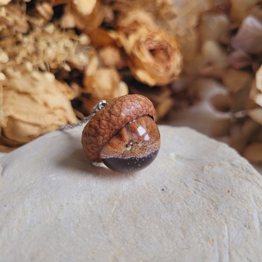 Pendentif gland en résine et mini Citrouille.