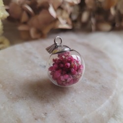 Pendentif sphère 2 cm en verre et fleurs séchées de Bruyère