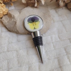 Bouchon de bouteille réutilisable, rond avec fleur séchée de Pensée.