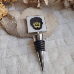 Bouchon de bouteille réutilisable, carré avec fleur séchée de Pensée.