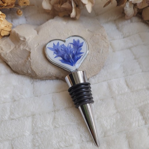 Bouchon de bouteille réutilisable, coeur avec fleurs séchées de Bleuet.