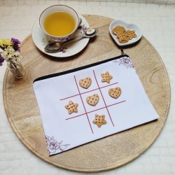 TIC TAC TOE - Jeu de Morpion artisanal avec pions en forme de biscuit.