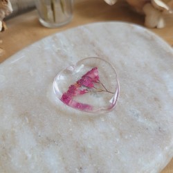 Worry Stones / Anti-Stress coeur en résine et fleurs séchées d'Heuchère.