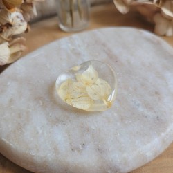 Worry Stones / Anti-Stress coeur en résine et fleurs séchées de Nigelle.