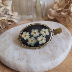 Pince à cheveux en laiton et fleurs séchées de Spirée.