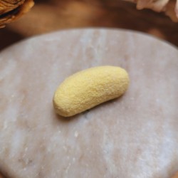 Magnet bonbon banane ultra réaliste en résine.