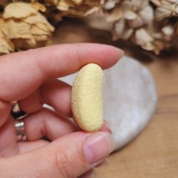 Magnet bonbon banane ultra réaliste en résine.