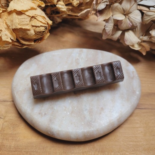 Magnet barre chocolatée ultra réaliste en résine.