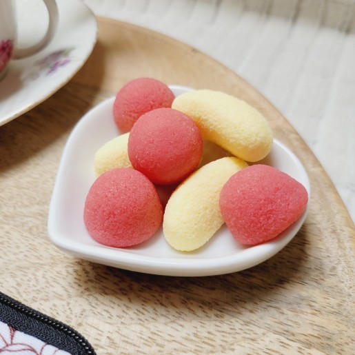 TIC TAC TOE - Jeu de Morpion artisanal avec pions en forme de bonbons fraises et bananes.