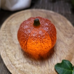 Citrouille décorative de 5 cm en résine.