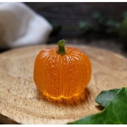 Citrouille décorative en résine de 3.5 cm.