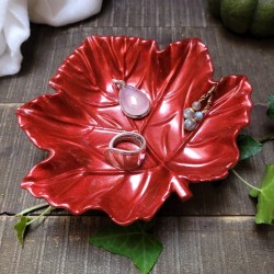 Coupelle à bijoux en forme de feuille d'érable en résine.