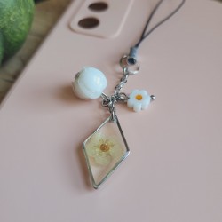 Bijoux de téléphone pendentif losange avec fleur séchée de Spirée.