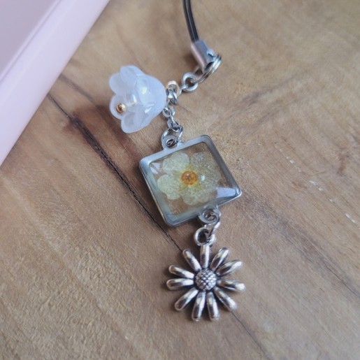 Bijoux de téléphone pendentif carré avec fleur séchée de Spirée.