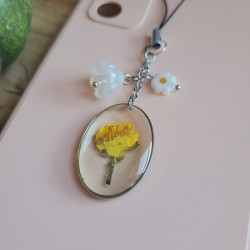 Bijoux de téléphone pendentif rond avec fleur séchée de Bouton d'Or.