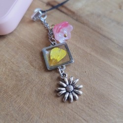 Bijoux de téléphone pendentif rond avec fleur séchée de Bouton d'Or.