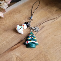 Bijoux de téléphone spécial Noël avec pendentif sapin en résine, mini flocon et pendentif bonhomme de neige en verre.