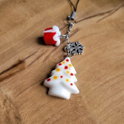Bijoux de téléphone spécial Noël avec pendentif sapin en résine, mini flocon et pendentif cadeau en verre.