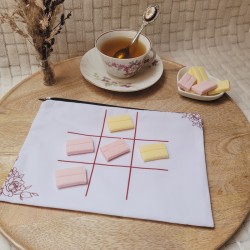 TIC TAC TOE - Jeu de Morpion artisanal avec pions en forme de chewing-gum fraises et citron