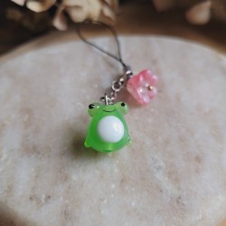 Bijoux de téléphone avec pendentif grenouille et fleur rose en verre.