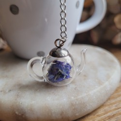 Boule à thé pendentif théière verre et fleur de Bleuet.