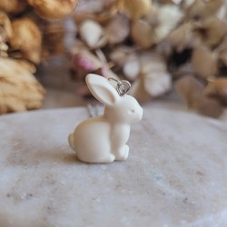 Pendentif mini lapin chocolat blanc en résine - Collection de Pâques