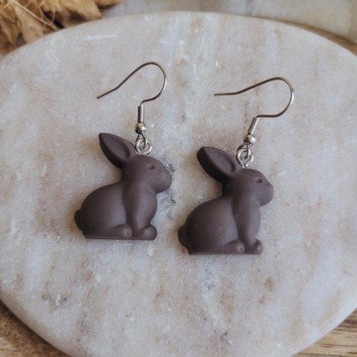 Boucles d'oreilles minis lapin chocolat noir en résine - Collection de Pâques.