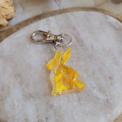 Porte-clé lapin fleuri en résine et fleurs séchées d'Immortelle - Collection de Pâques.