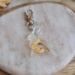 Porte-clé lapin fleuri en résine et fleurs séchées de Muguet - Collection de Pâques.