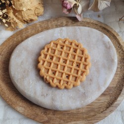 Magnet mini gaufrette en résine.