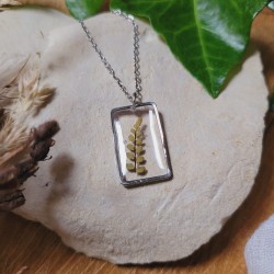 Pendentif rectangle fleurs et feuilles séchées naturelles en résine.